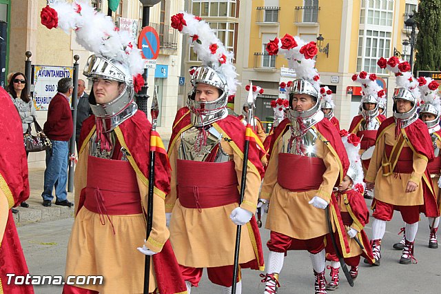 Libro, bandera, pregn y Escudo de Oro. 250 aniversario 