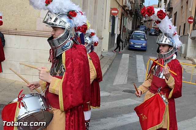 Libro, bandera, pregn y Escudo de Oro. 250 aniversario 