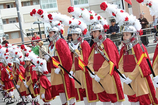 Libro, bandera, pregn y Escudo de Oro. 250 aniversario 