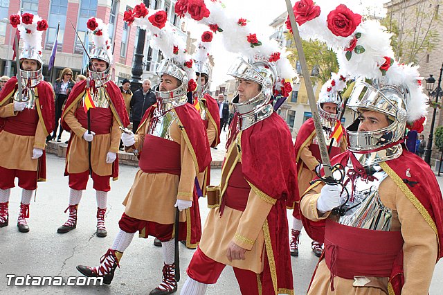 Libro, bandera, pregn y Escudo de Oro. 250 aniversario 