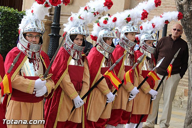Libro, bandera, pregn y Escudo de Oro. 250 aniversario 
