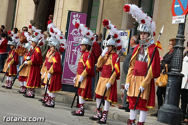 Libro, bandera, pregn y Escudo de Oro. 250 aniversario 