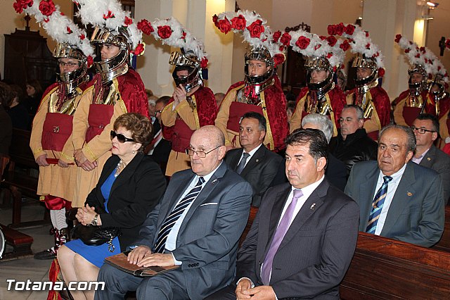 Libro, bandera, pregn y Escudo de Oro. 250 aniversario 