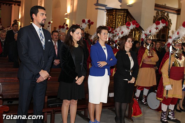 Libro, bandera, pregn y Escudo de Oro. 250 aniversario 