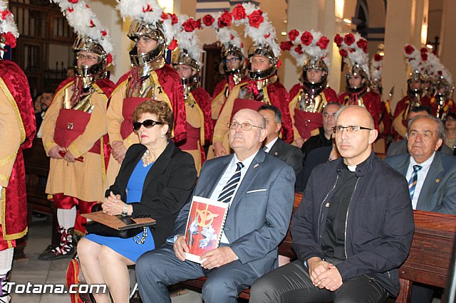 Libro, bandera, pregn y Escudo de Oro. 250 aniversario 