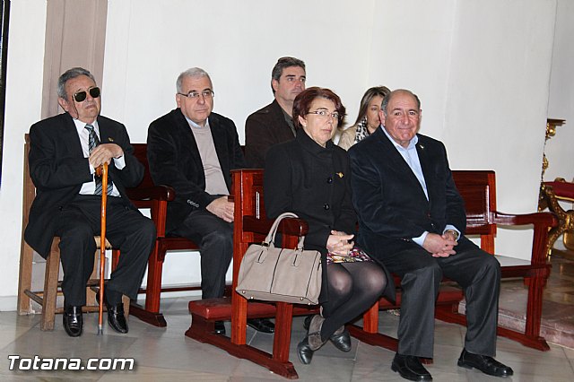 Libro, bandera, pregn y Escudo de Oro. 250 aniversario 
