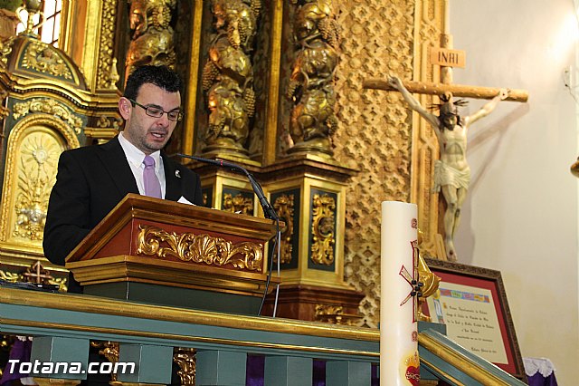 Libro, bandera, pregn y Escudo de Oro. 250 aniversario 