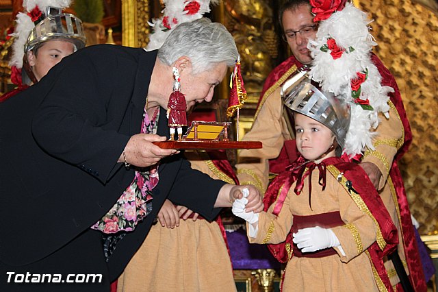 Libro, bandera, pregn y Escudo de Oro. 250 aniversario 