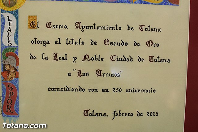 Libro, bandera, pregn y Escudo de Oro. 250 aniversario 