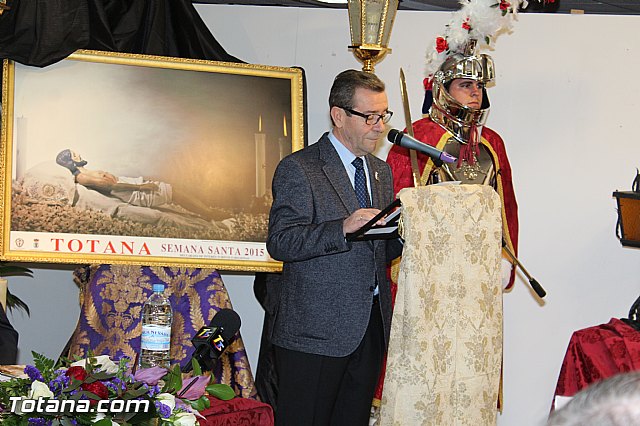 Libro, bandera, pregn y Escudo de Oro. 250 aniversario 