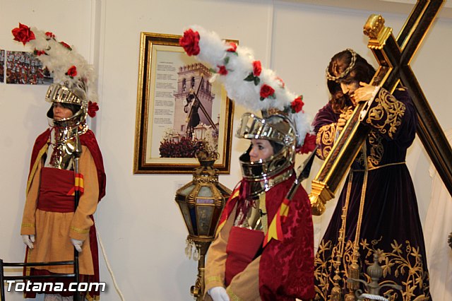 Libro, bandera, pregn y Escudo de Oro. 250 aniversario 