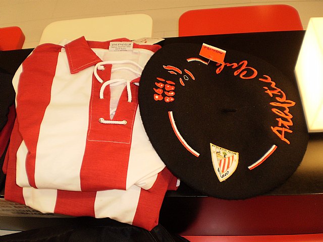 La Pea Athletic de Totana emprendi un viaje a Bilbao para asistir al encuentro entre los equipos del Athletic y el Real Madrid - 30