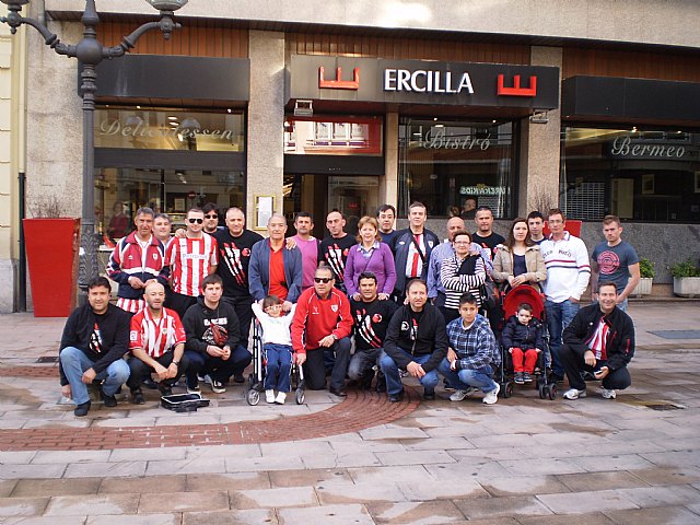 La Pea Athletic de Totana emprendi un viaje a Bilbao para asistir al encuentro entre los equipos del Athletic y el Real Madrid - 39