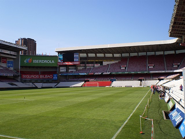 La Pea Athletic de Totana emprendi un viaje a Bilbao para asistir al encuentro entre los equipos del Athletic y el Real Madrid - 76
