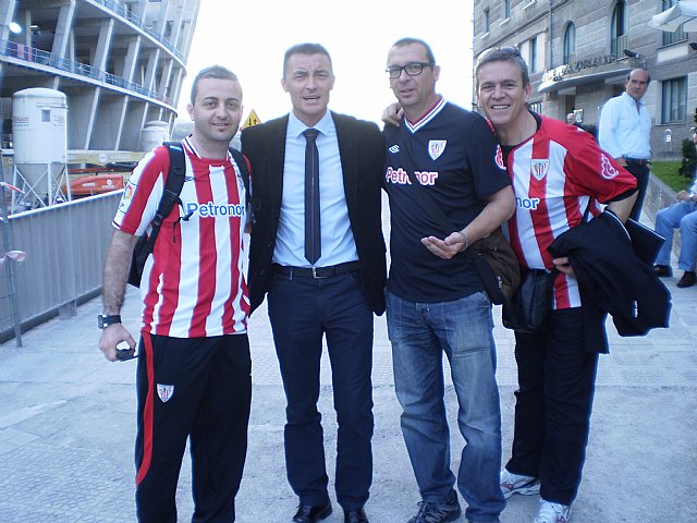 La Pea Athletic de Totana emprendi un viaje a Bilbao para asistir al encuentro entre los equipos del Athletic y el Real Madrid - 98