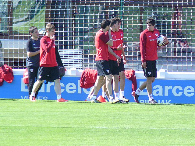 La Pea Athletic de Totana emprendi un viaje a Bilbao para asistir al encuentro entre los equipos del Athletic y el Real Madrid - 131