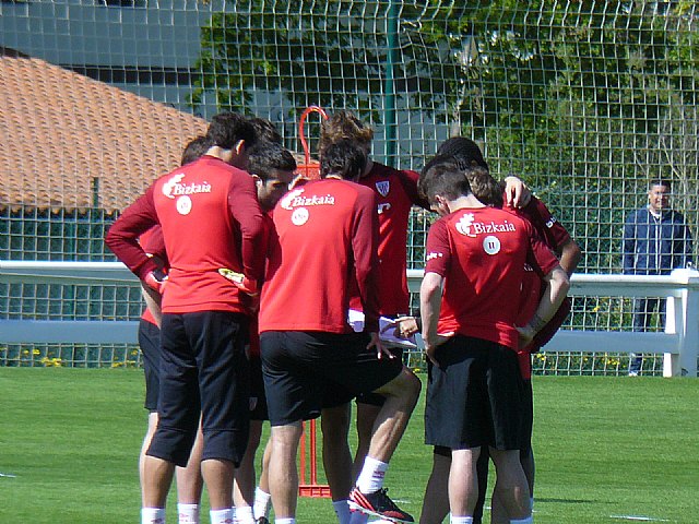La Pea Athletic de Totana emprendi un viaje a Bilbao para asistir al encuentro entre los equipos del Athletic y el Real Madrid - 139