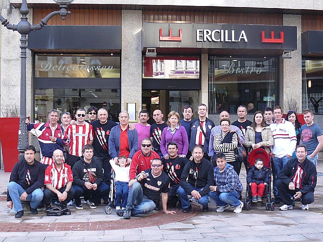 La Pea Athletic de Totana emprendi un viaje a Bilbao para asistir al encuentro entre los equipos del Athletic y el Real Madrid - 194