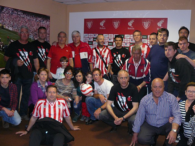 La Pea Athletic de Totana emprendi un viaje a Bilbao para asistir al encuentro entre los equipos del Athletic y el Real Madrid - 212