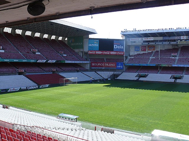 La Pea Athletic de Totana emprendi un viaje a Bilbao para asistir al encuentro entre los equipos del Athletic y el Real Madrid - 219