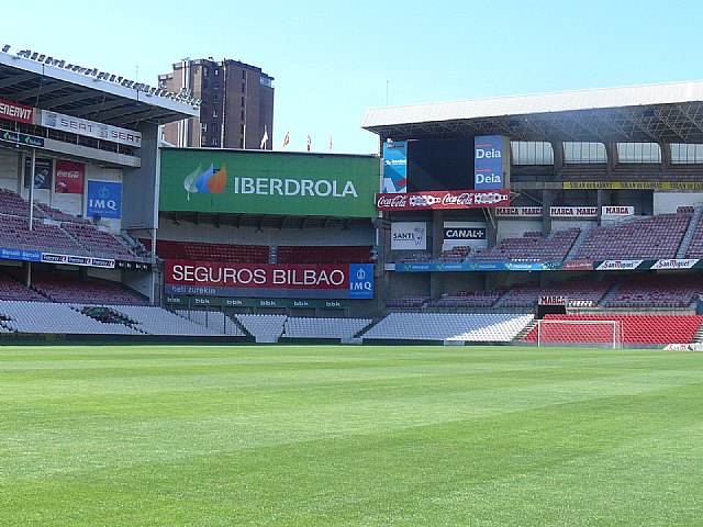 La Pea Athletic de Totana emprendi un viaje a Bilbao para asistir al encuentro entre los equipos del Athletic y el Real Madrid - 245