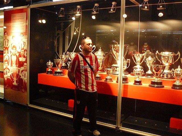 La Pea Athletic de Totana emprendi un viaje a Bilbao para asistir al encuentro entre los equipos del Athletic y el Real Madrid - 253