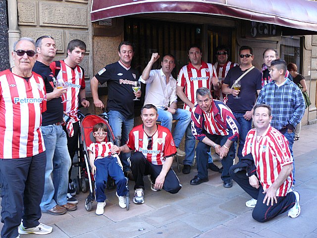 La Pea Athletic de Totana emprendi un viaje a Bilbao para asistir al encuentro entre los equipos del Athletic y el Real Madrid - 304