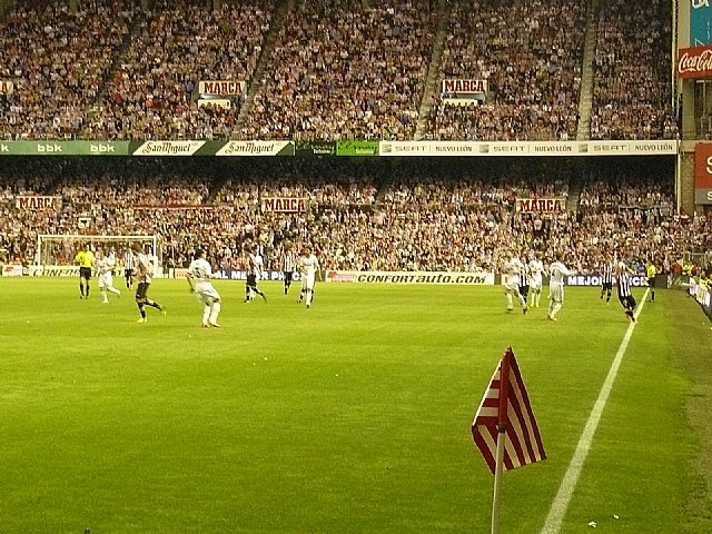 La Pea Athletic de Totana emprendi un viaje a Bilbao para asistir al encuentro entre los equipos del Athletic y el Real Madrid - 309