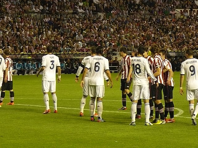 La Pea Athletic de Totana emprendi un viaje a Bilbao para asistir al encuentro entre los equipos del Athletic y el Real Madrid - 312