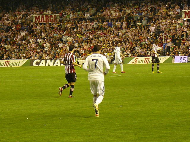 La Pea Athletic de Totana emprendi un viaje a Bilbao para asistir al encuentro entre los equipos del Athletic y el Real Madrid - 319