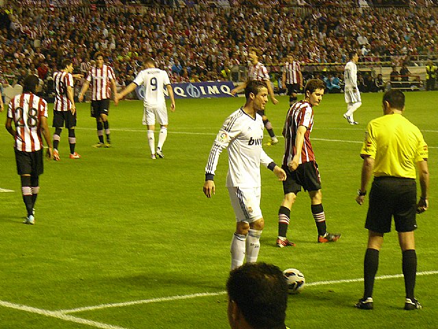 La Pea Athletic de Totana emprendi un viaje a Bilbao para asistir al encuentro entre los equipos del Athletic y el Real Madrid - 322
