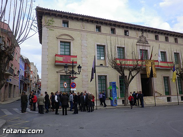 Entrega de la bandera a Los Armaos. Totana 2012 - 3