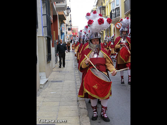 Entrega de la bandera a Los Armaos. Totana 2012 - 5