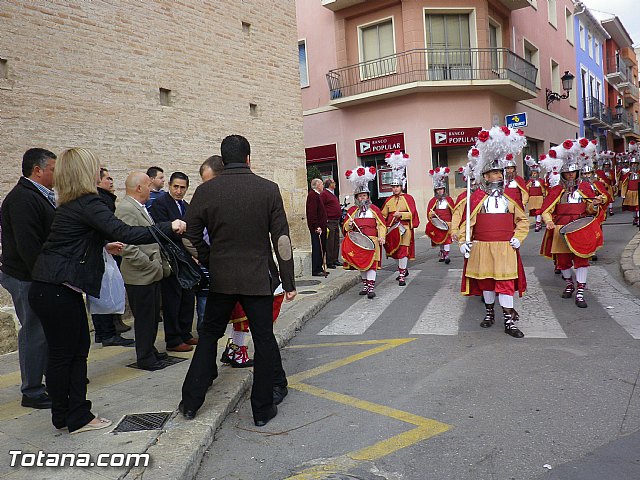 Entrega de la bandera a Los Armaos. Totana 2012 - 7