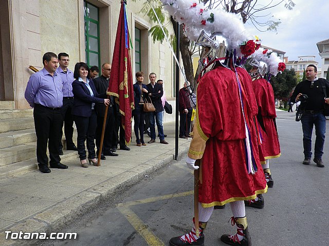 Entrega de la bandera a Los Armaos. Totana 2012 - 20