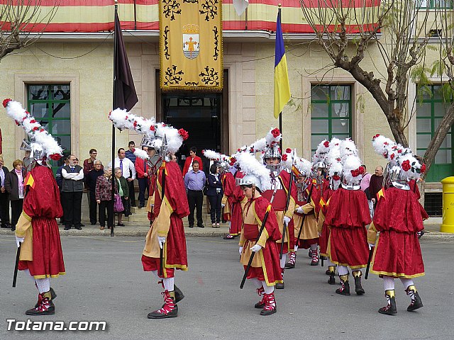 Entrega de la bandera a Los Armaos. Totana 2012 - 51