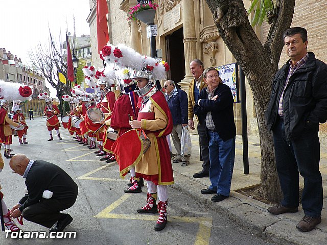 Entrega de la bandera a Los Armaos. Totana 2012 - 94