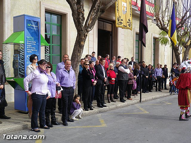 Entrega de la bandera a Los Armaos. Totana 2012 - 95