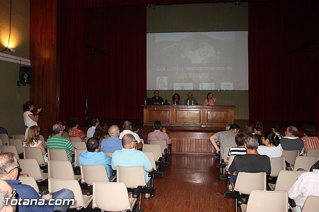 Charla Los ltimos descubrimientos de La Bastida