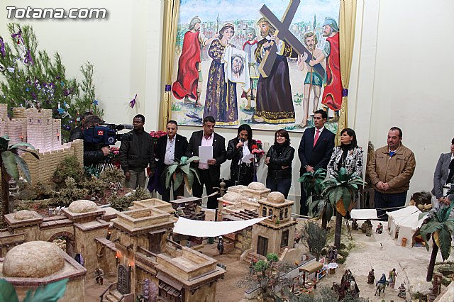 II Beln Solidario. Hdad de La Vernica. Navidad 2014 - 179