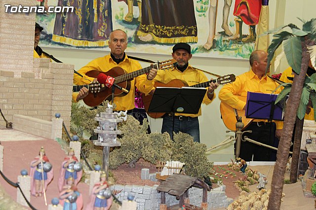 II Beln Solidario. Hdad de La Vernica. Navidad 2014 - 209