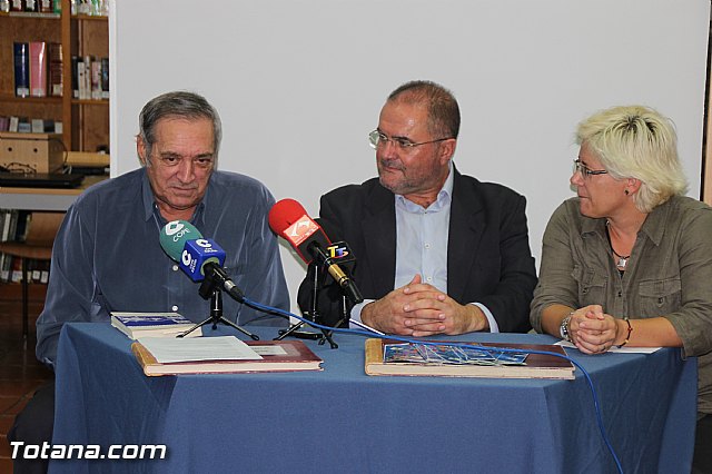 Acto 50 aniversario Biblioteca Municipal - 38