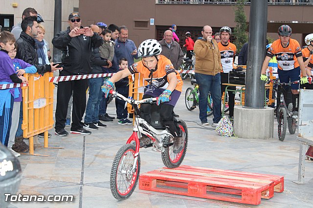 Da de la Bicicleta y exhibicin de Trial  - 400
