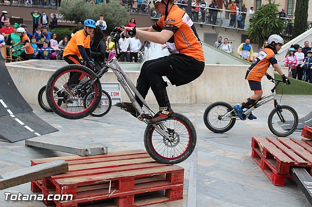 Da de la Bicicleta y exhibicin de Trial  - 440