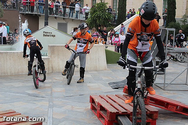 Da de la Bicicleta y exhibicin de Trial  - 460