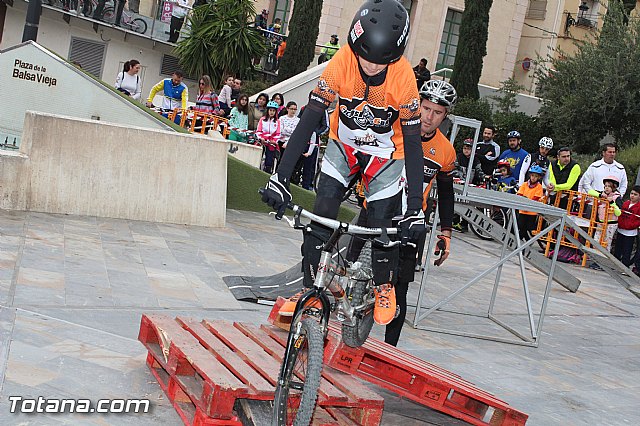 Da de la Bicicleta y exhibicin de Trial  - 480