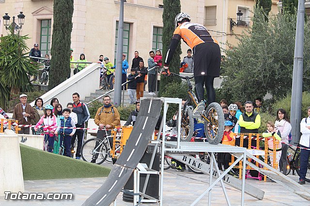 Da de la Bicicleta y exhibicin de Trial  - 501