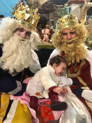 La Hermandad de Jess en el Calvario y Santa Cena recibe en Ao Nuevo la visita de SSMM los Reyes Magos  - 4