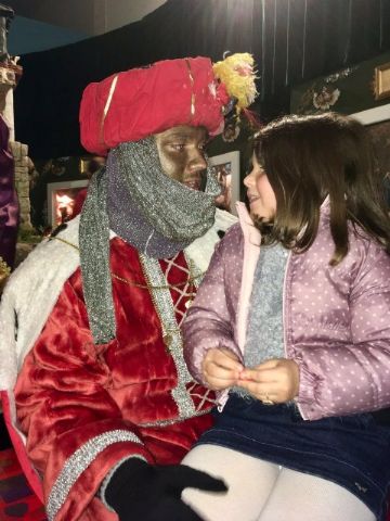 La Hermandad de Jess en el Calvario y Santa Cena recibe en Ao Nuevo la visita de SSMM los Reyes Magos  - 5