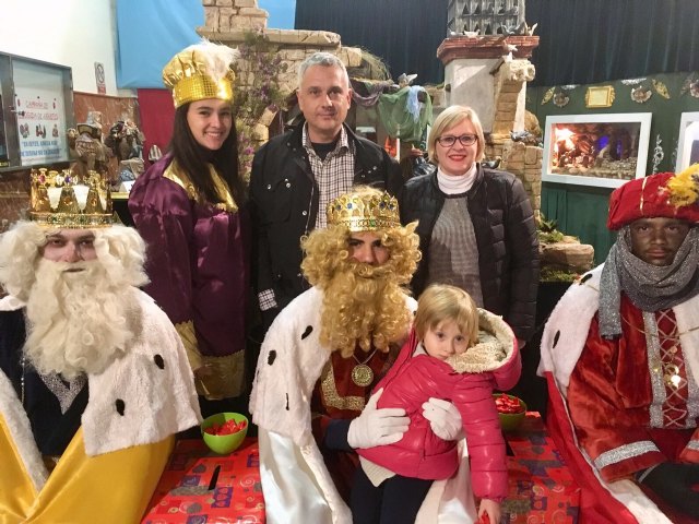 La Hermandad de Jess en el Calvario y Santa Cena recibe en Ao Nuevo la visita de SSMM los Reyes Magos  - 13